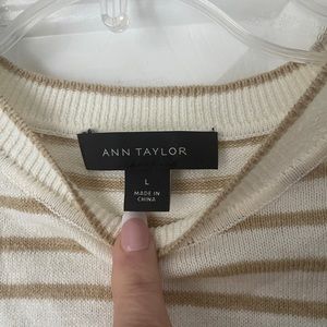 Ann Taylor women’s size L summer light weight knit sweater